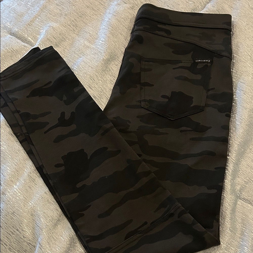 Sanctuary Dark Camouflage Leggings